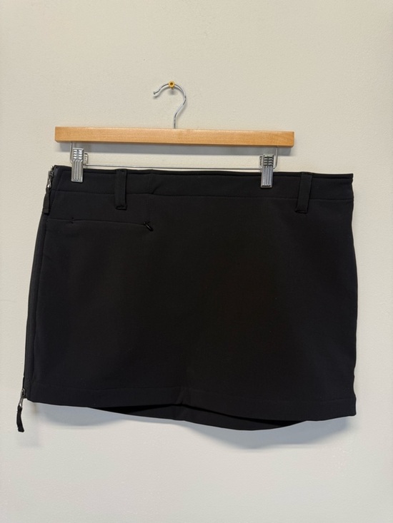 Skhoop Dresses & Skirts - SKHoop Women’s Black Ski Skirt Athletic Size Medium EUC!